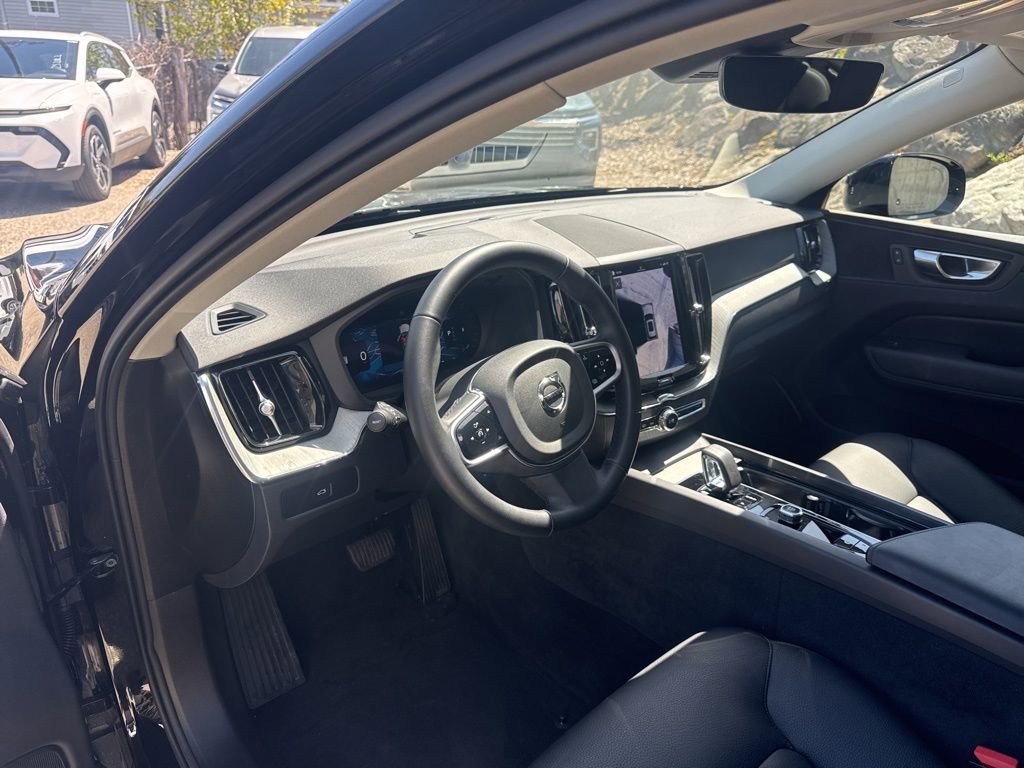 Used 2025 Volvo XC60 B5 Plus AWD/4WD image 15