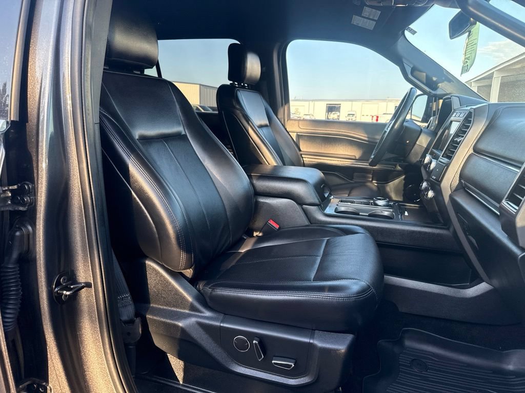 Used 2019 Ford Expedition XLT w/ Equipment Group 202A RWD image 40