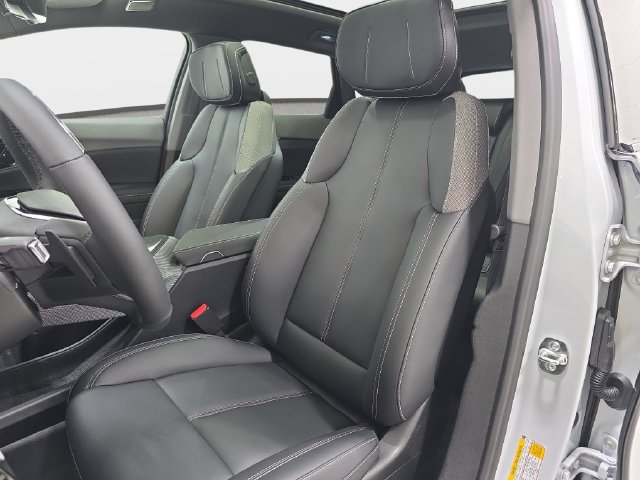 New 2027 Cadillac Optiq Luxury w/ LPO, Floor Liner Package AWD/4WD image 12