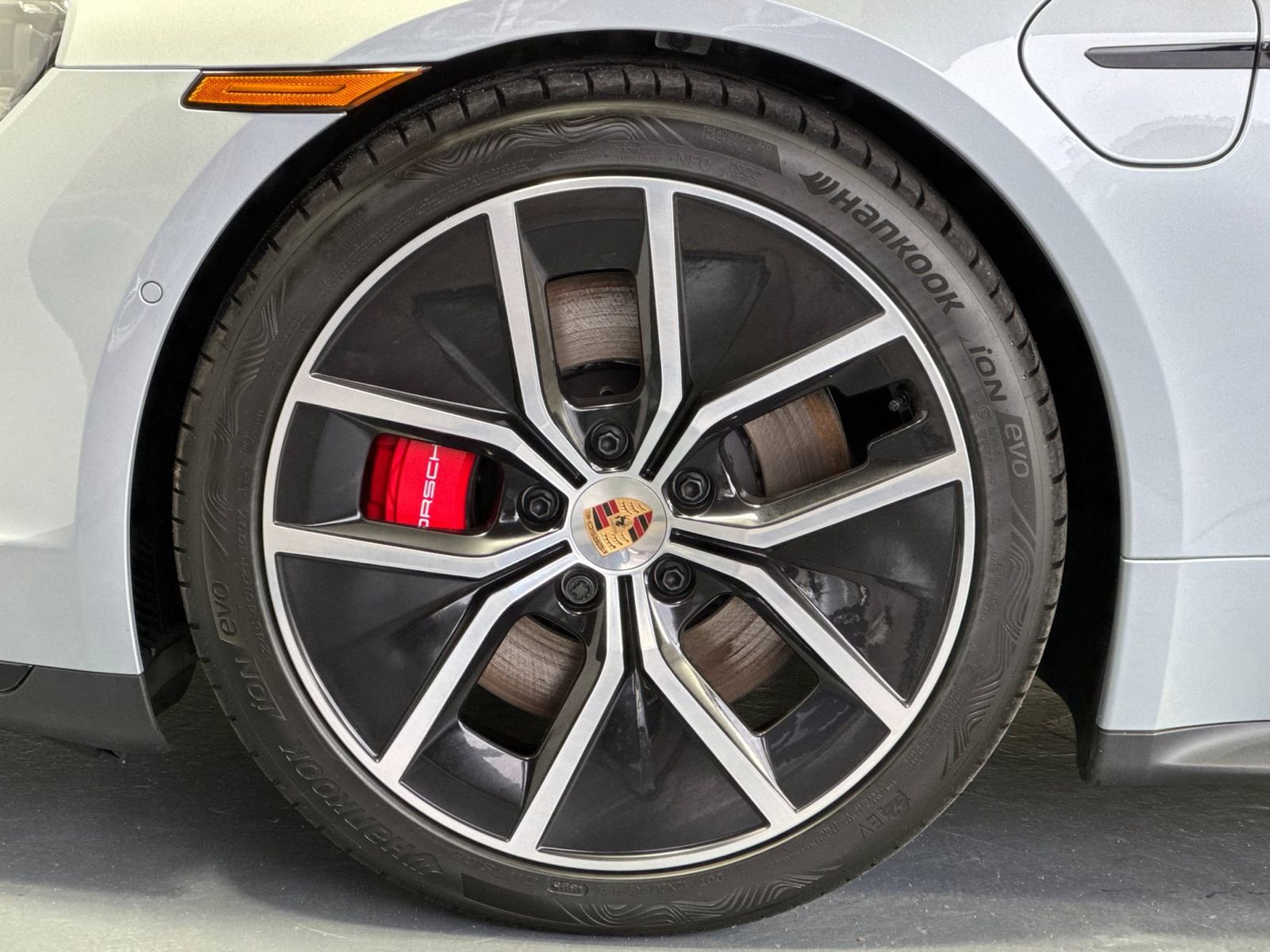 New 2026 Porsche Taycan GTS AWD/4WD image 33