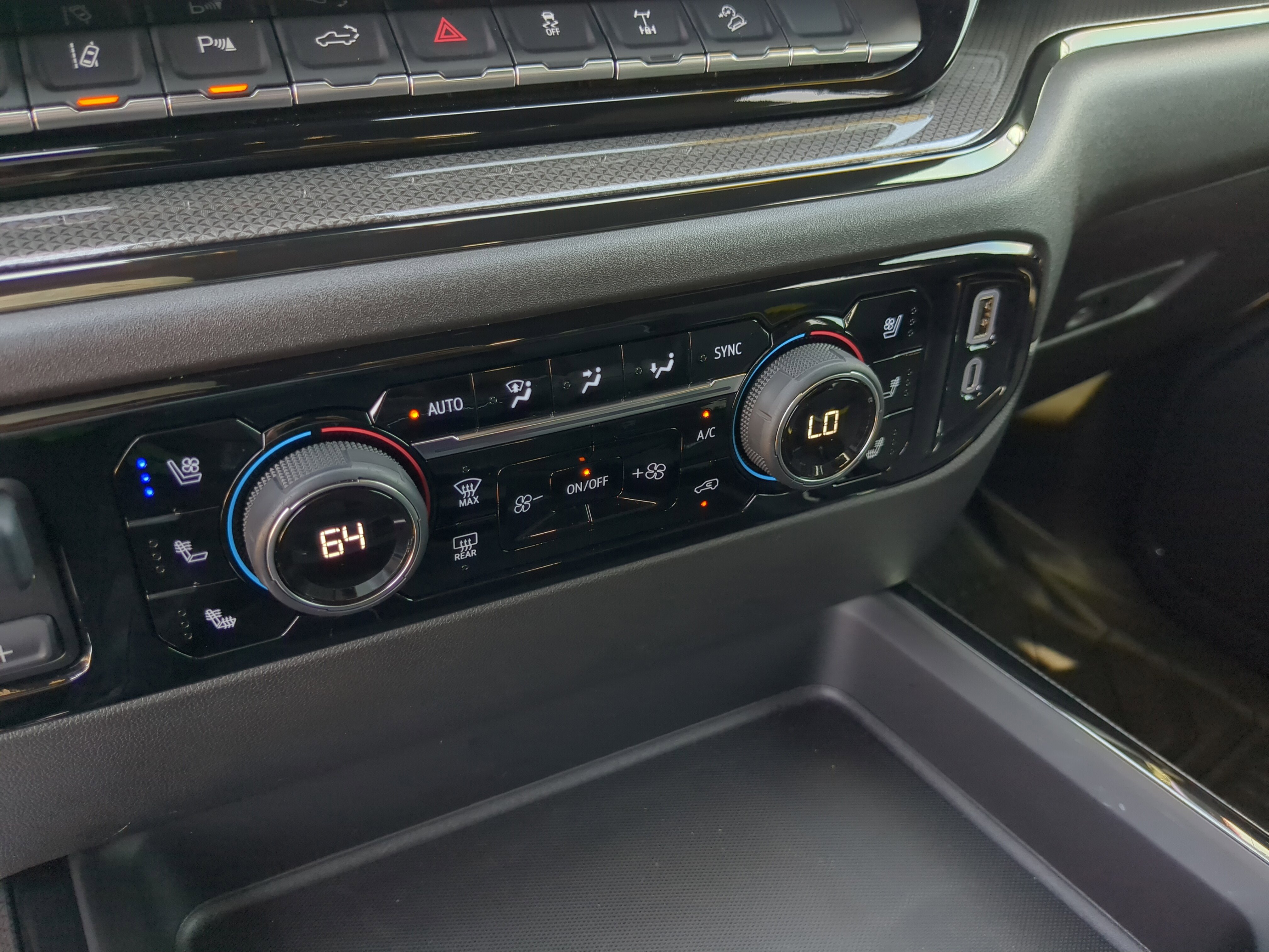 Used 2025 Chevrolet Silverado 2500 ZR2 w/ Technology Package image 27