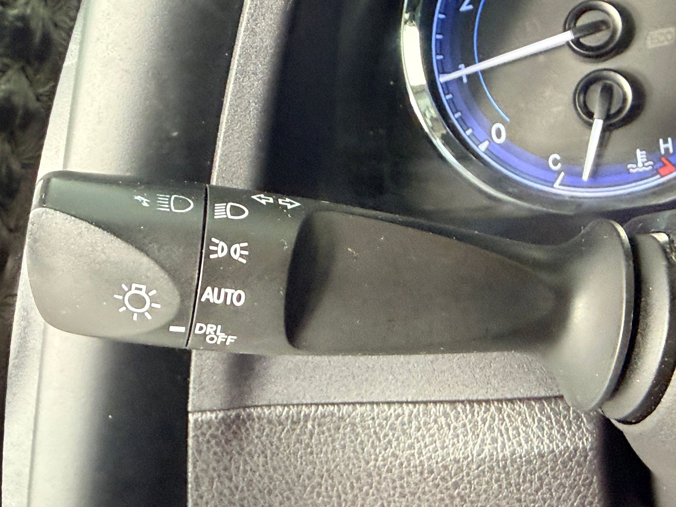 Used 2017 Toyota Corolla SE w/ SE Premium Package image 27