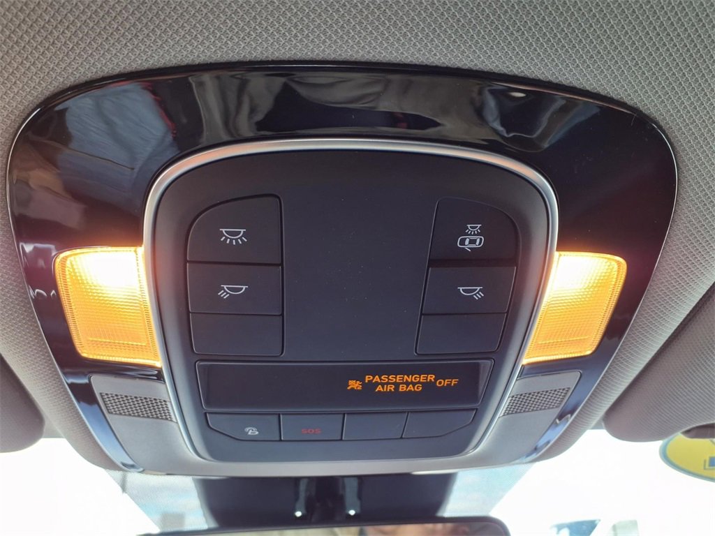 Used 2022 Hyundai Santa Fe SEL w/ Convenience Package image 32