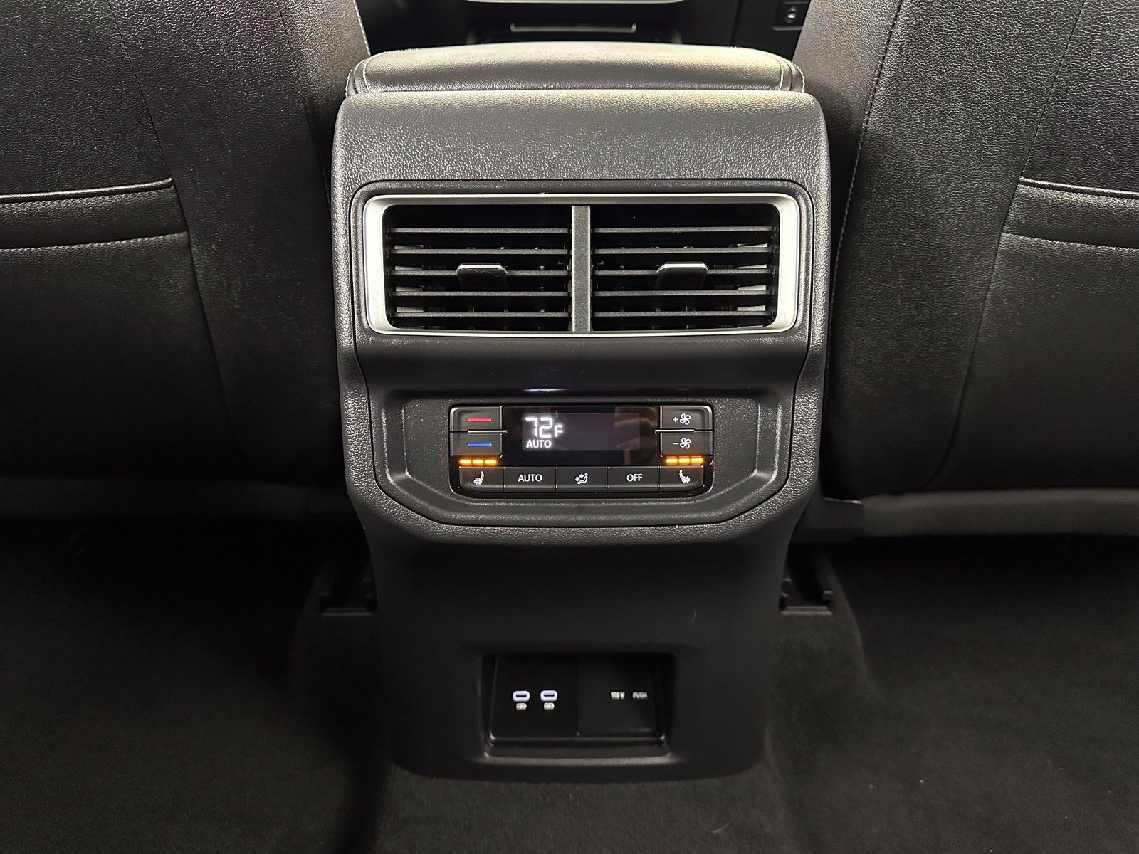 Used 2025 Volkswagen Atlas SEL Premium R-Line AWD/4WD image 32