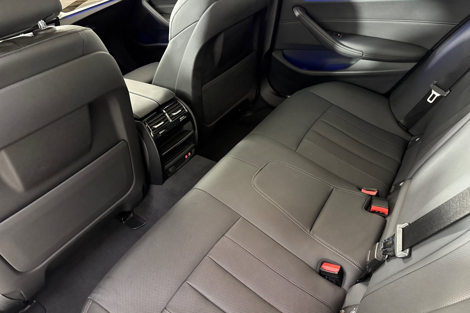 Certified 2023 BMW 530i w/ Convenience Package RWD image 29