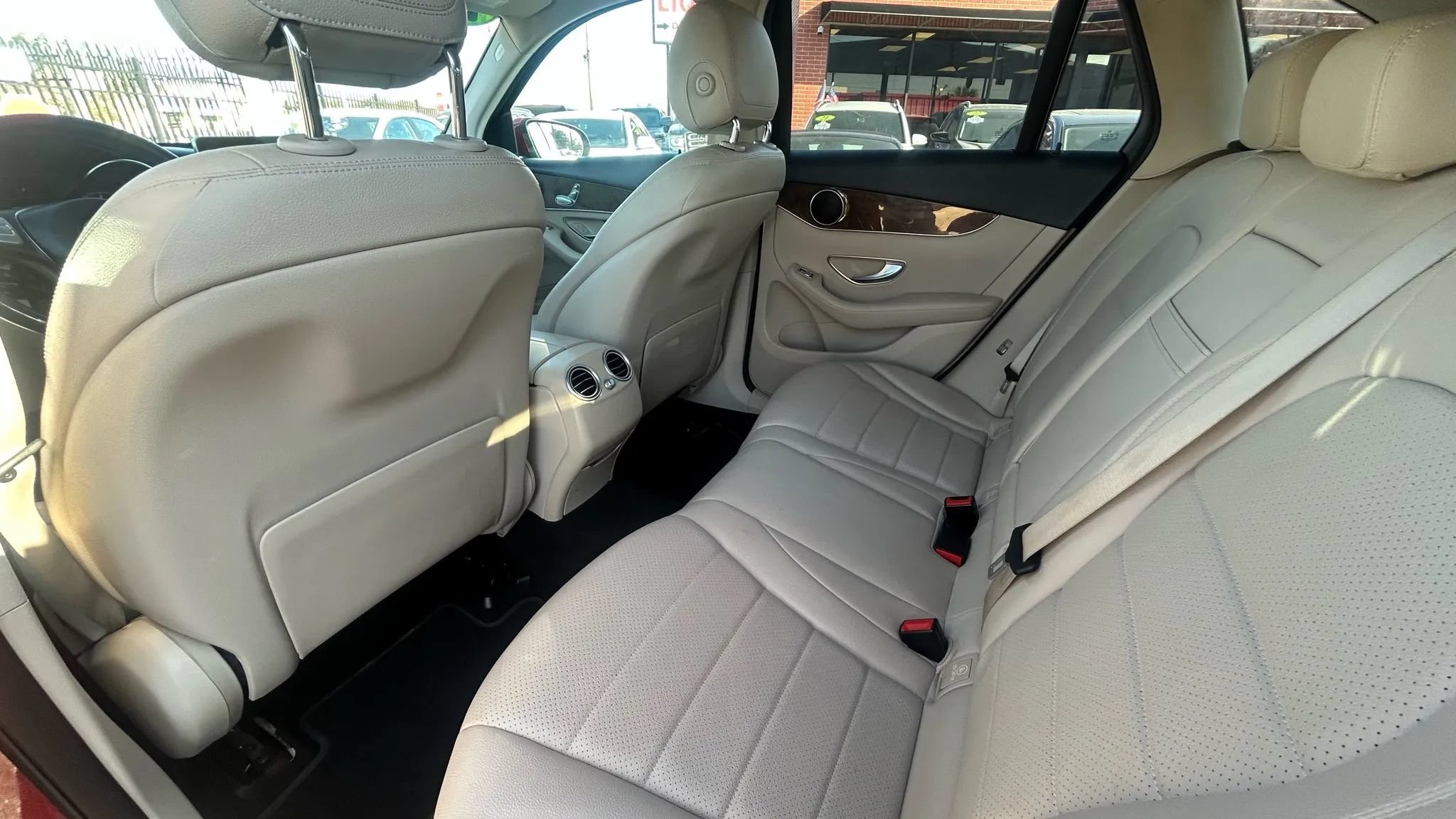 Used 2018 Mercedes-Benz GLC 300 image 11