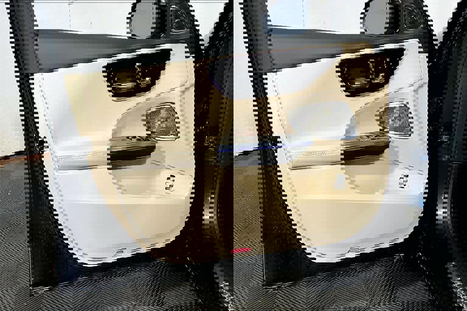 New 2026 Mercedes-Benz C 300 4MATIC Sedan image 11