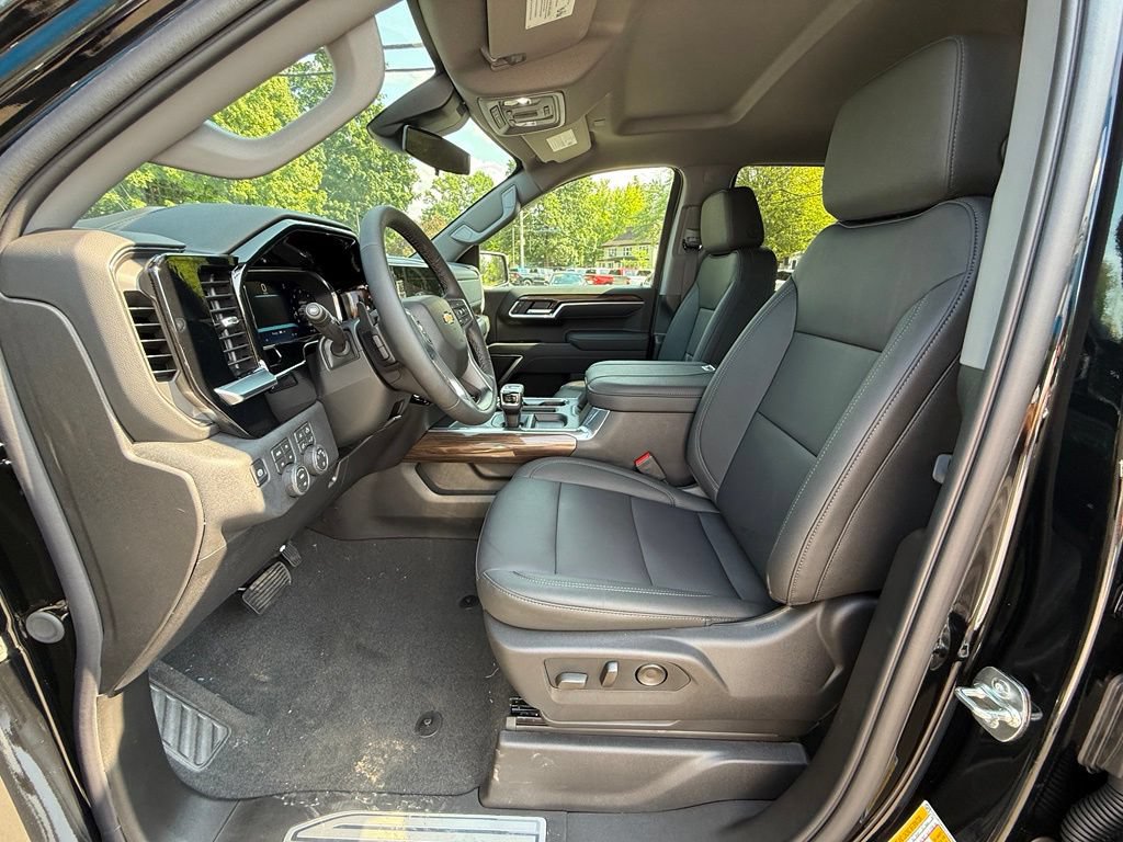 New 2026 Chevrolet Silverado 1500 LT w/ Z71 Off-Road Package AWD/4WD image 17