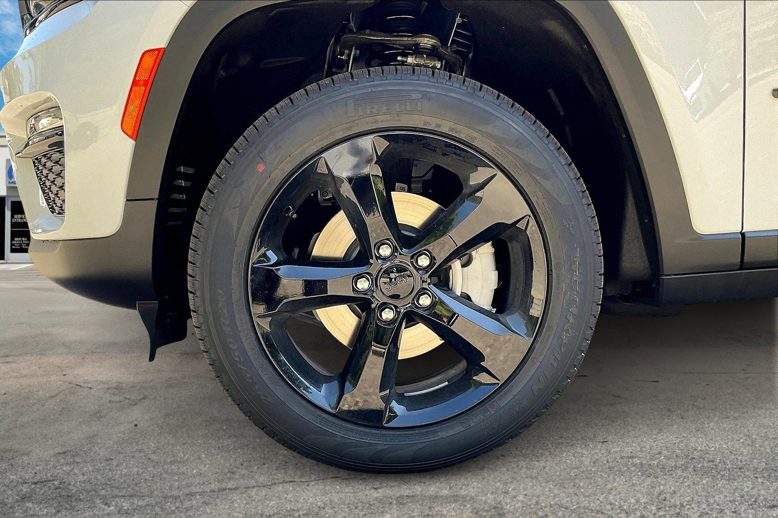 New 2025 Jeep Grand Cherokee Limited image 12