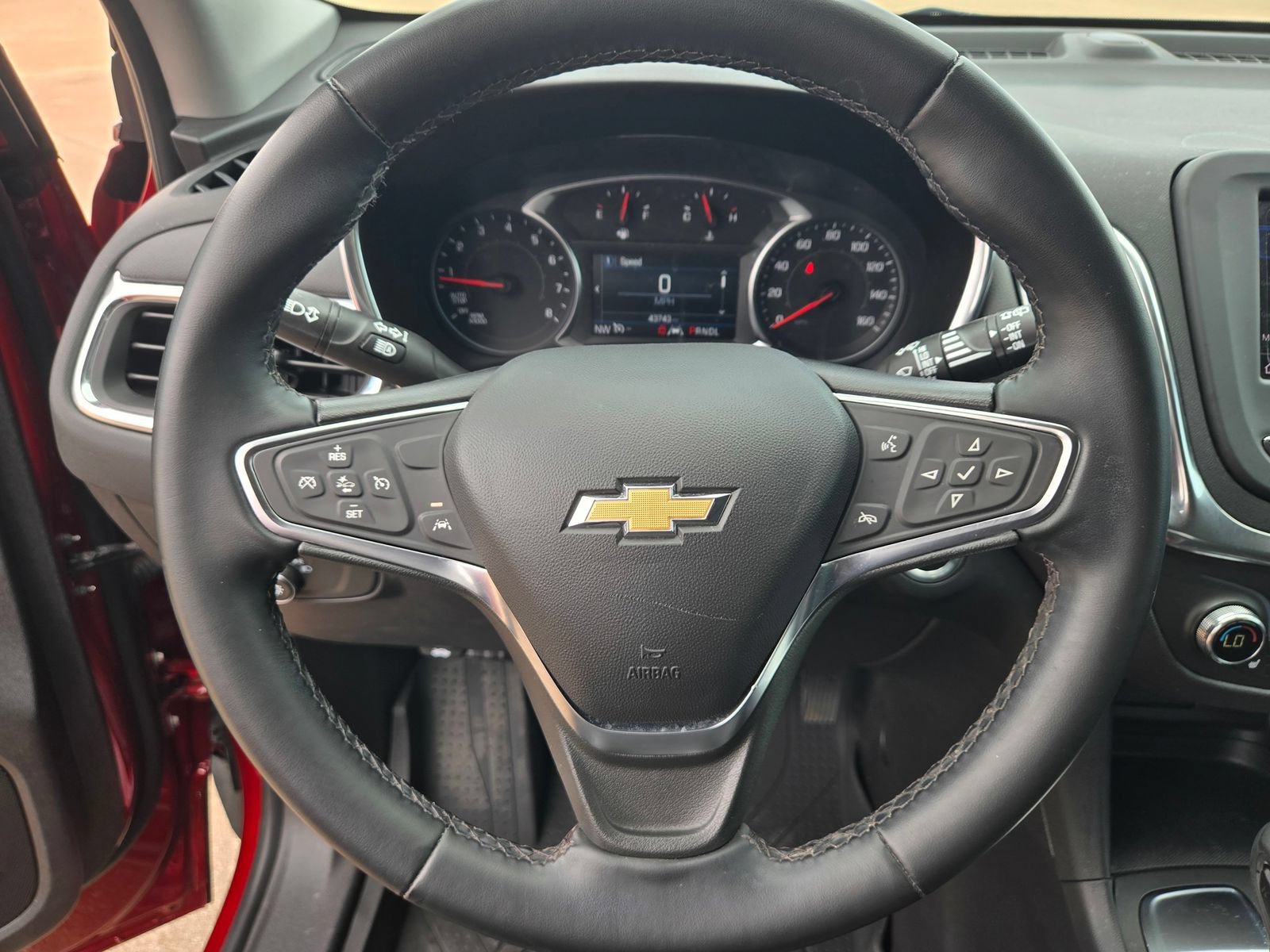 Used 2024 Chevrolet Equinox LT w/ LPO, Floor Liner Package FWD image 11