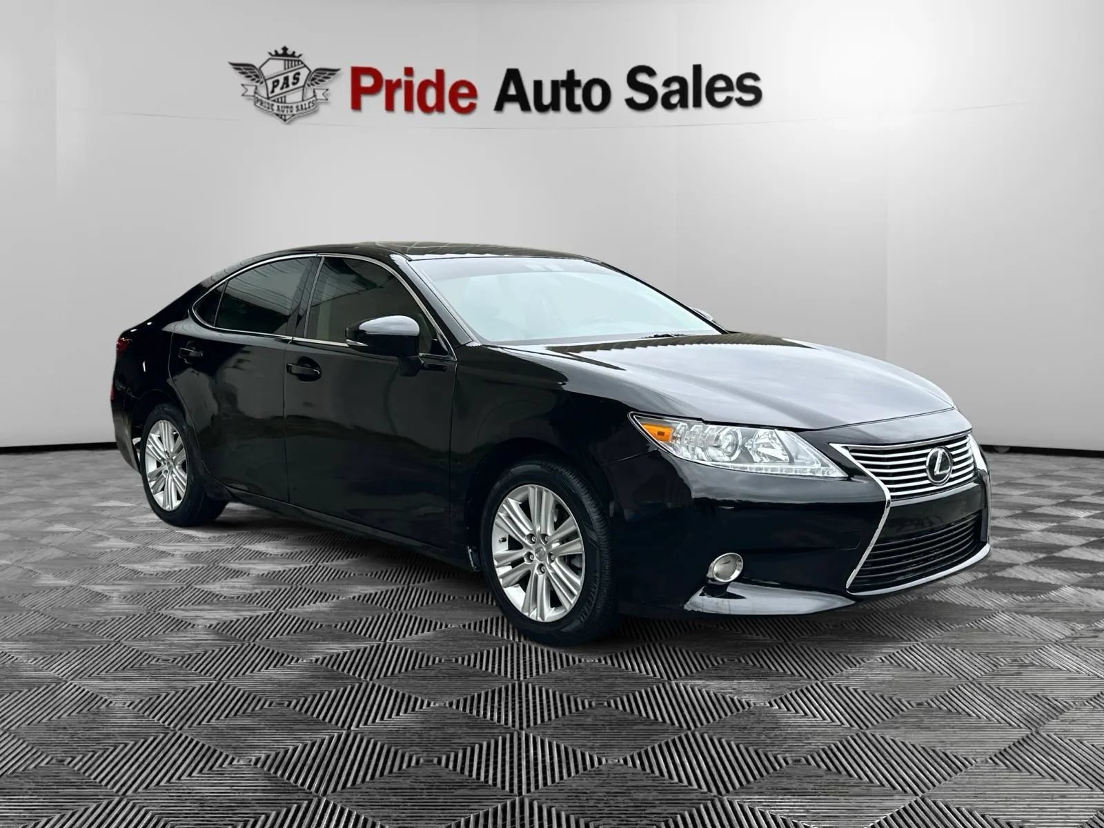 Used 2015 Lexus ES 350 w/ Premium Package FWD image 3