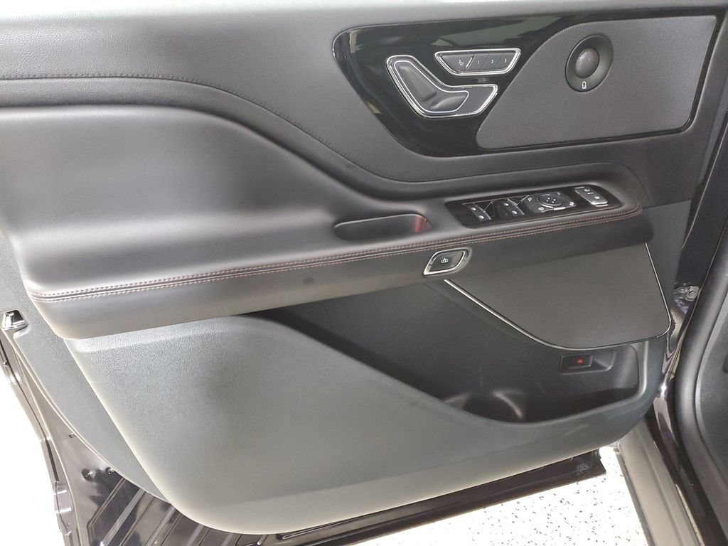 Certified 2023 Lincoln Aviator Reserve w/ Jet Package RWD image 19