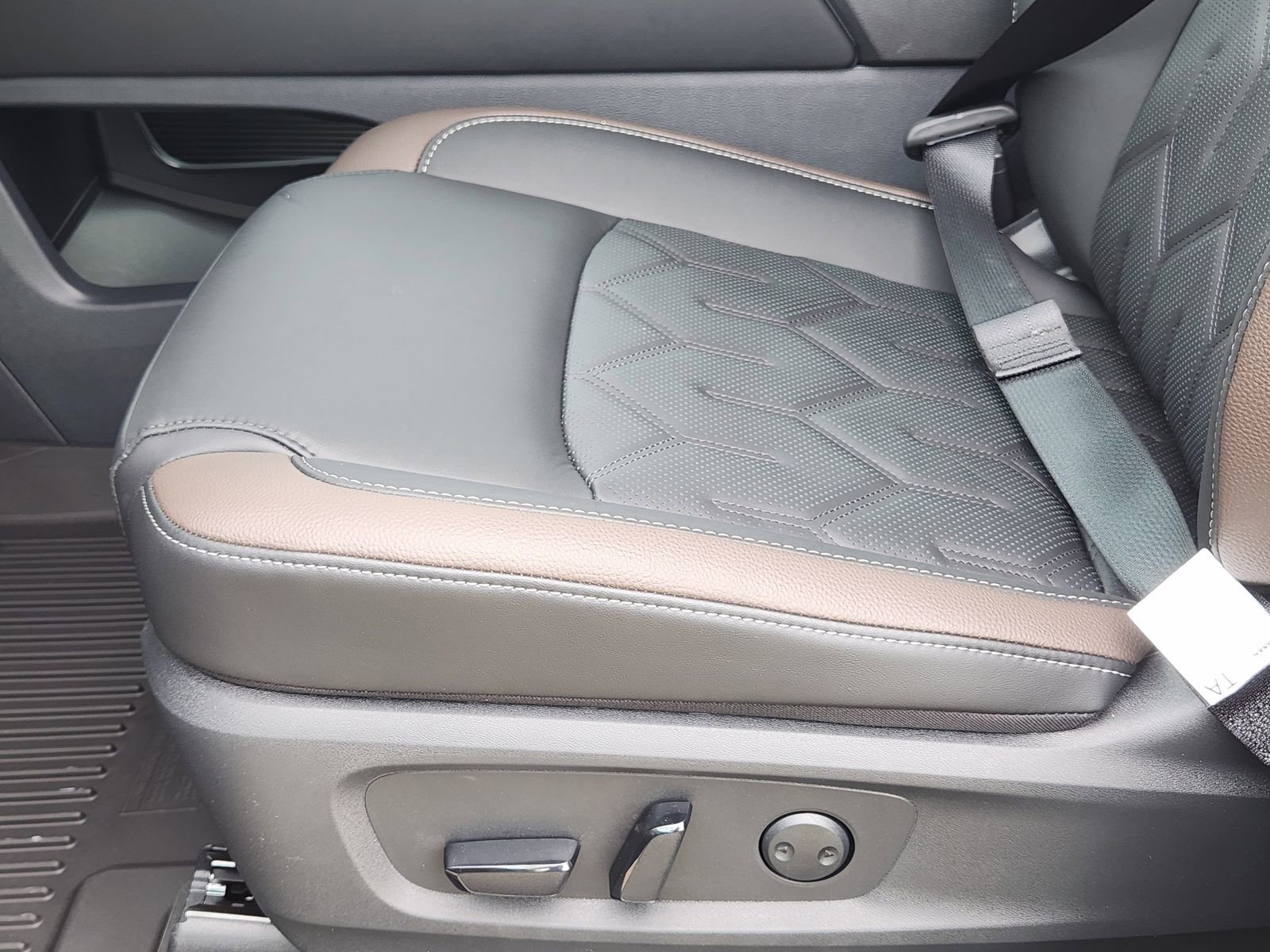 New 2026 Nissan Pathfinder Platinum FWD image 22
