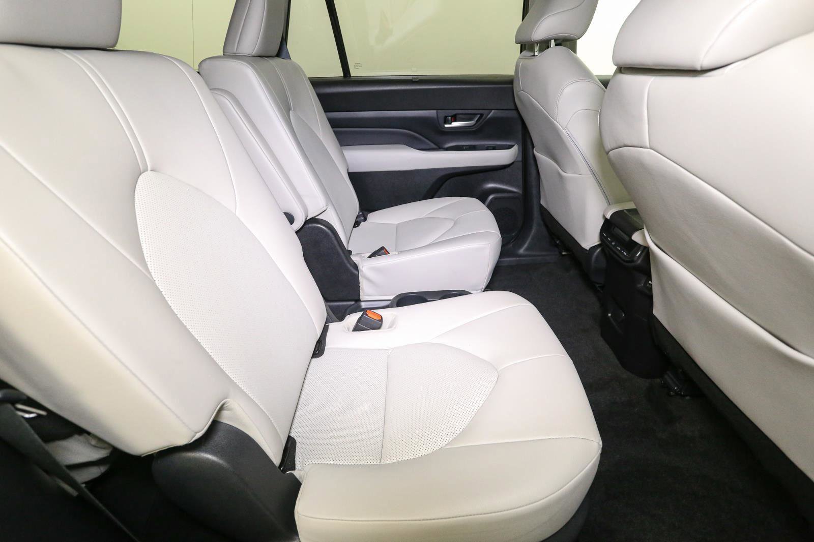 Used 2024 Toyota Grand Highlander XLE image 22