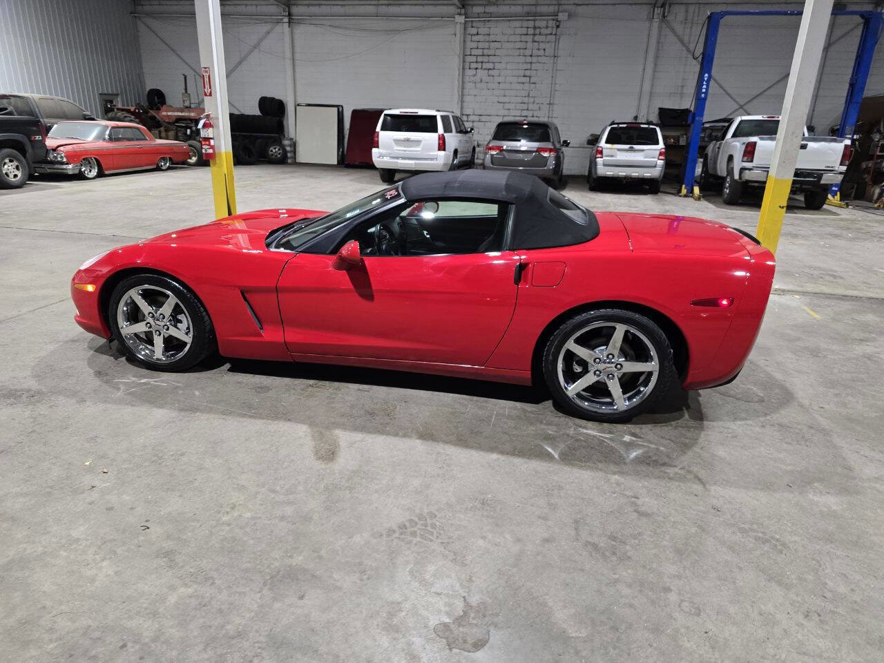 Used 2007 Chevrolet Corvette Convertible w/ Preferred Equipment Group image 6