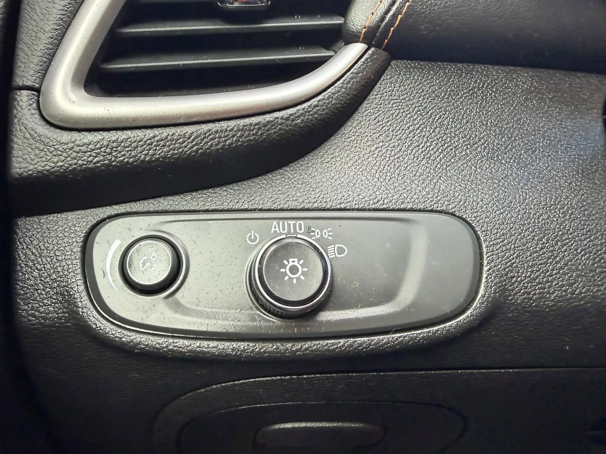 Used 2018 Chevrolet Trax LS image 16