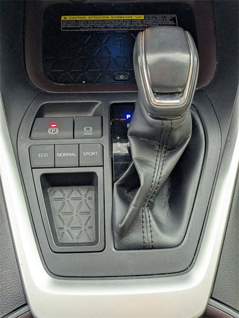 Used 2019 Toyota RAV4 Limited image 23