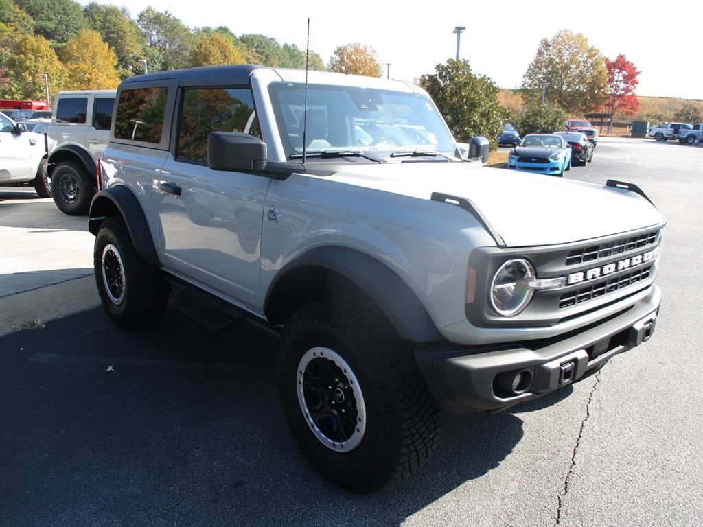 Used 2024 Ford Bronco Black Diamond w/ Sasquatch Package image 2