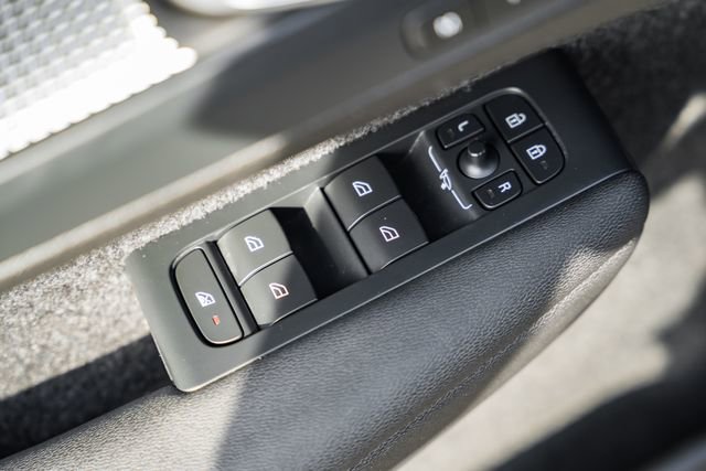 Used 2023 Volvo XC40 B5 Plus w/ Climate Package image 40