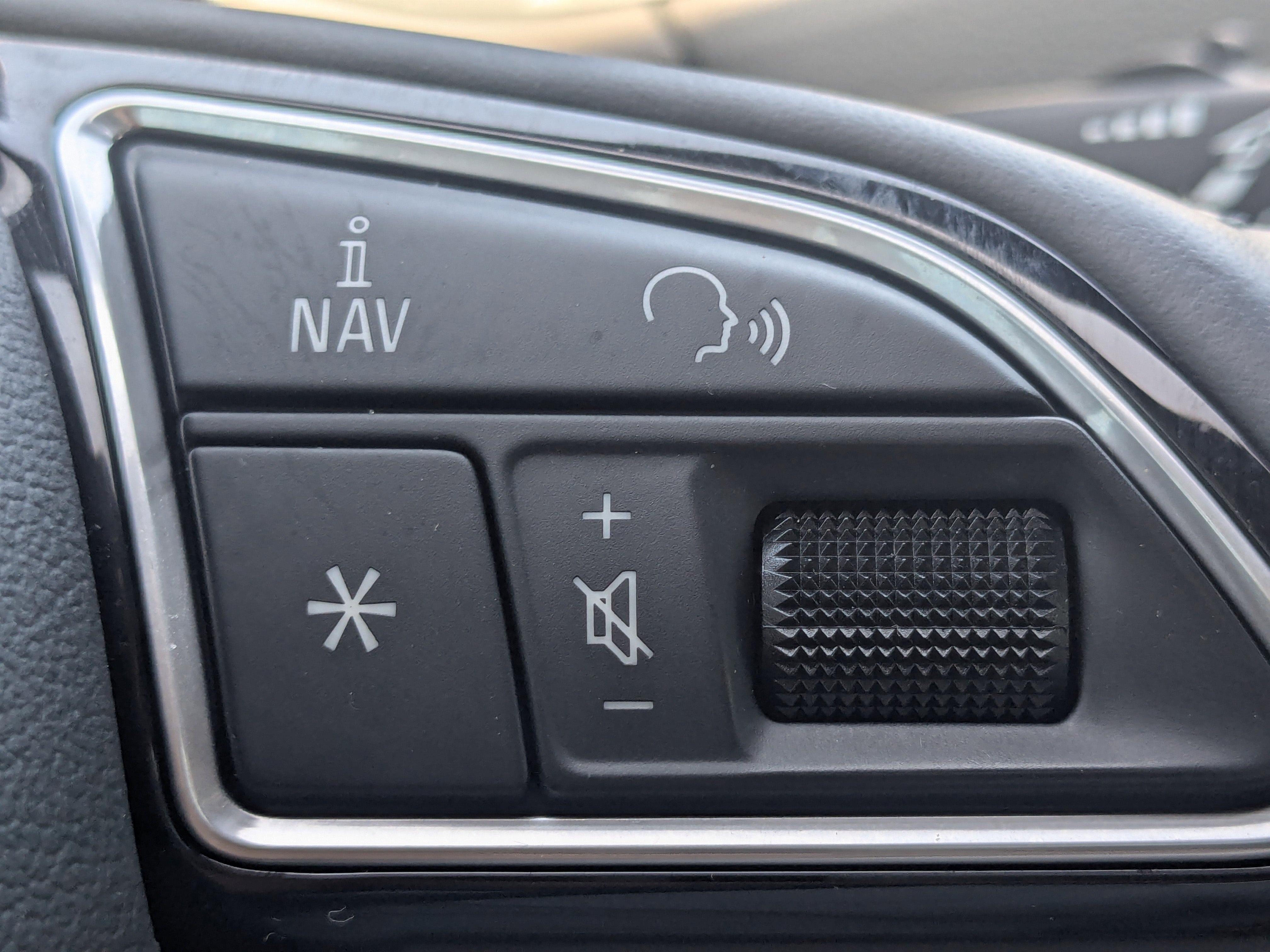 Used 2018 Audi Q3 2.0T Premium Plus w/ Premium Plus Package image 34