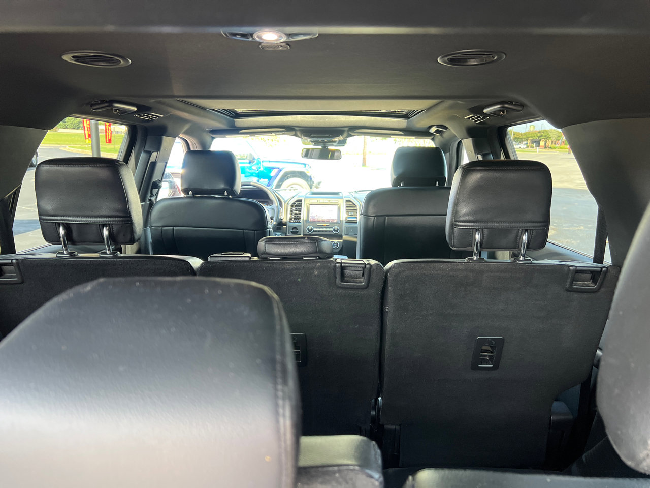 Used 2020 Ford Expedition XLT w/ Equipment Group 202A image 8