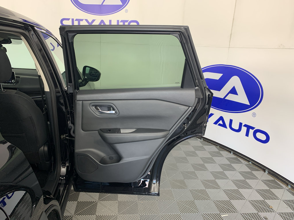 Used 2026 Nissan Rogue SV FWD image 35
