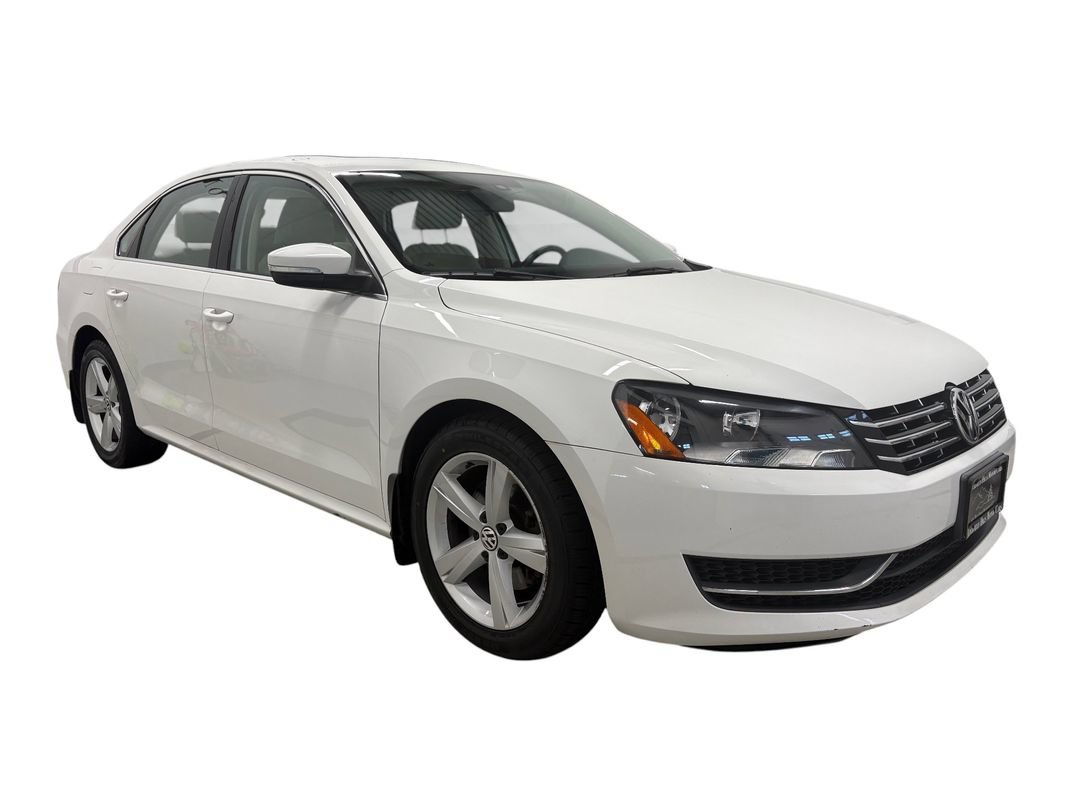 Used 2015 Volkswagen Passat TDI SE FWD image 3