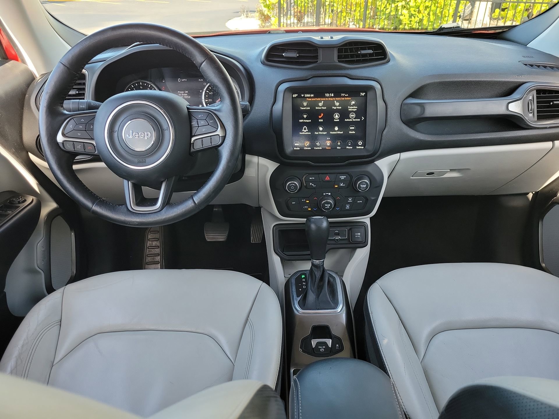 Used 2018 Jeep Renegade Limited w/ UConnect 8.4 Nav Group FWD image 15