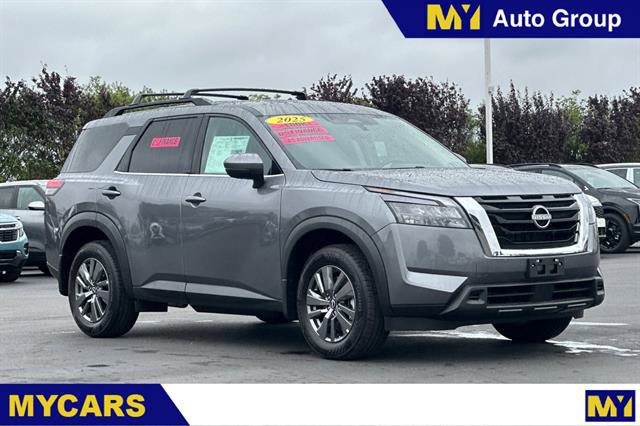 New 2025 Nissan Pathfinder SV w/ Cargo Package