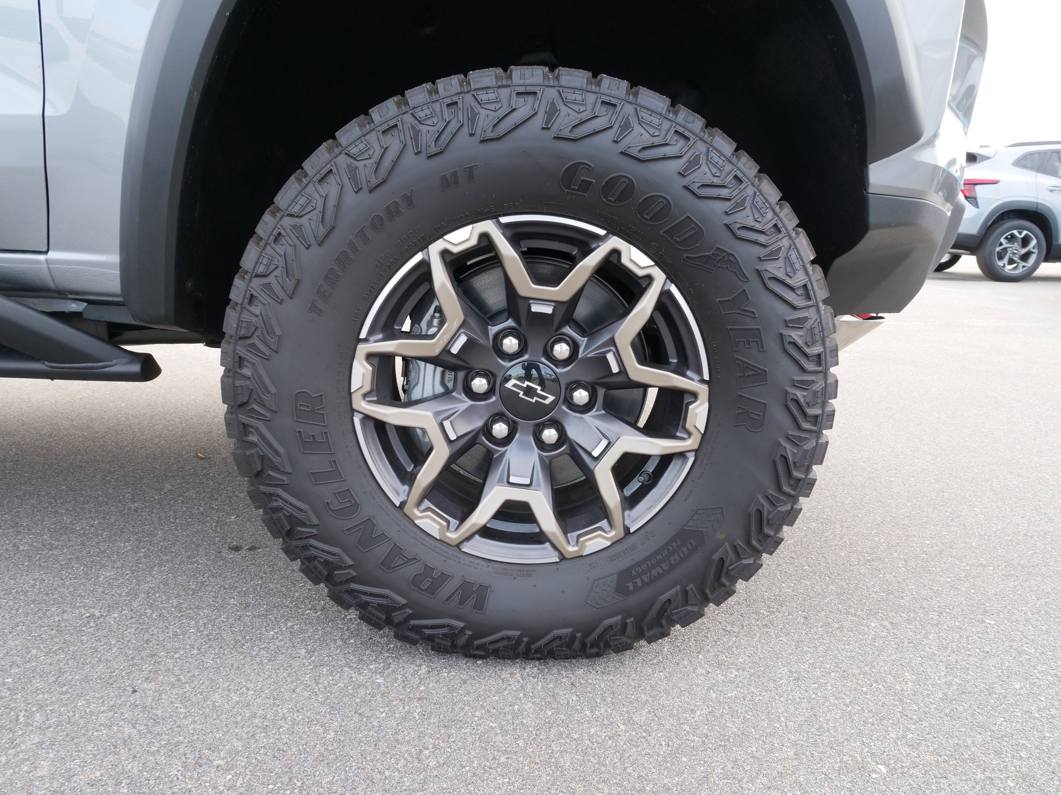 New 2025 Chevrolet Colorado ZR2 w/ Technology Package image 11