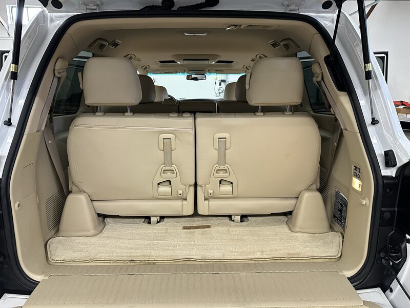Used 2010 Lexus LX 570 4WD image 17