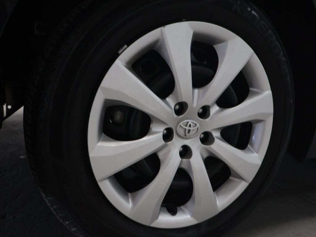 Used 2026 Toyota Corolla LE FWD image 30