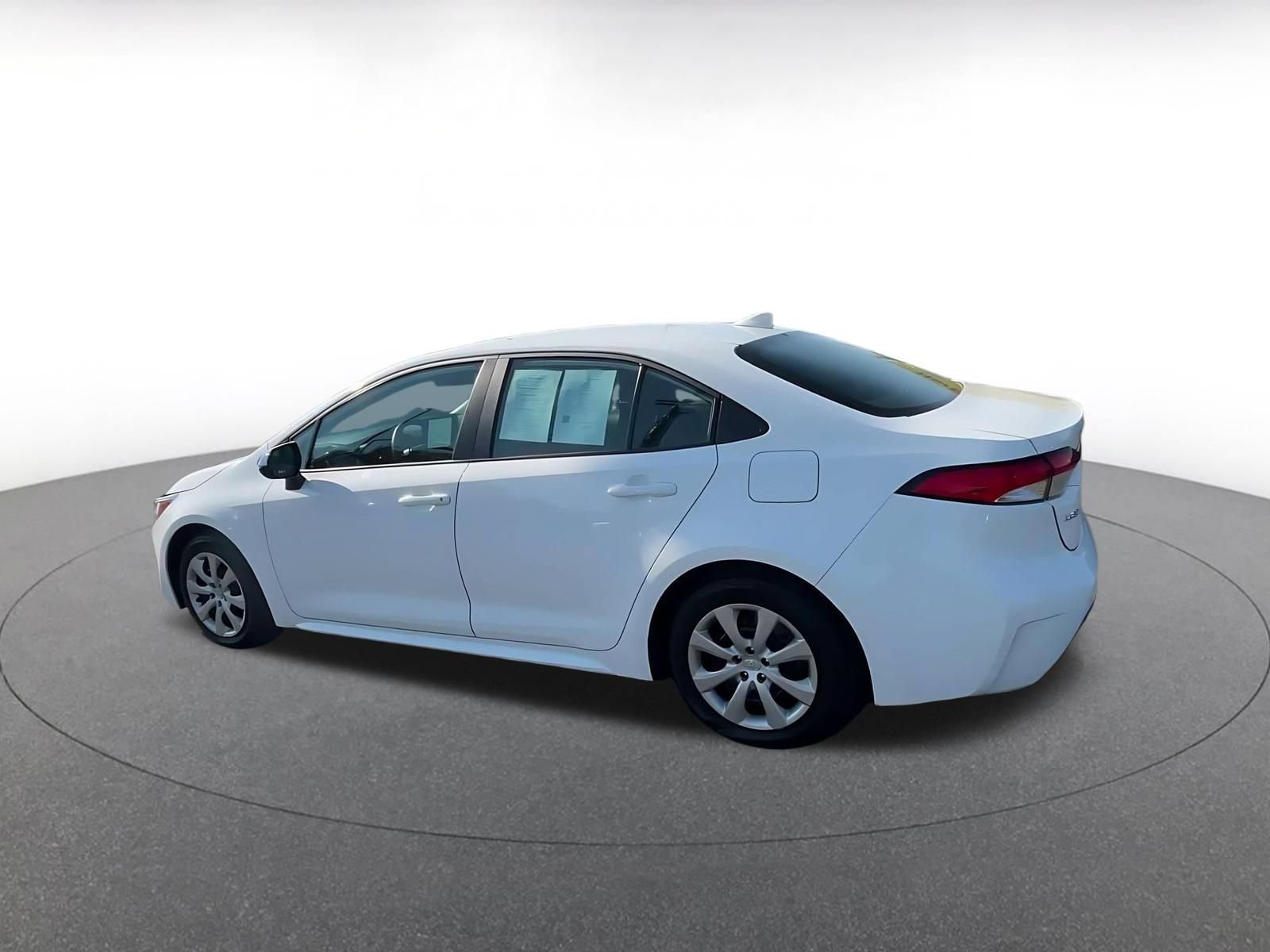 Used 2025 Toyota Corolla LE FWD image 10