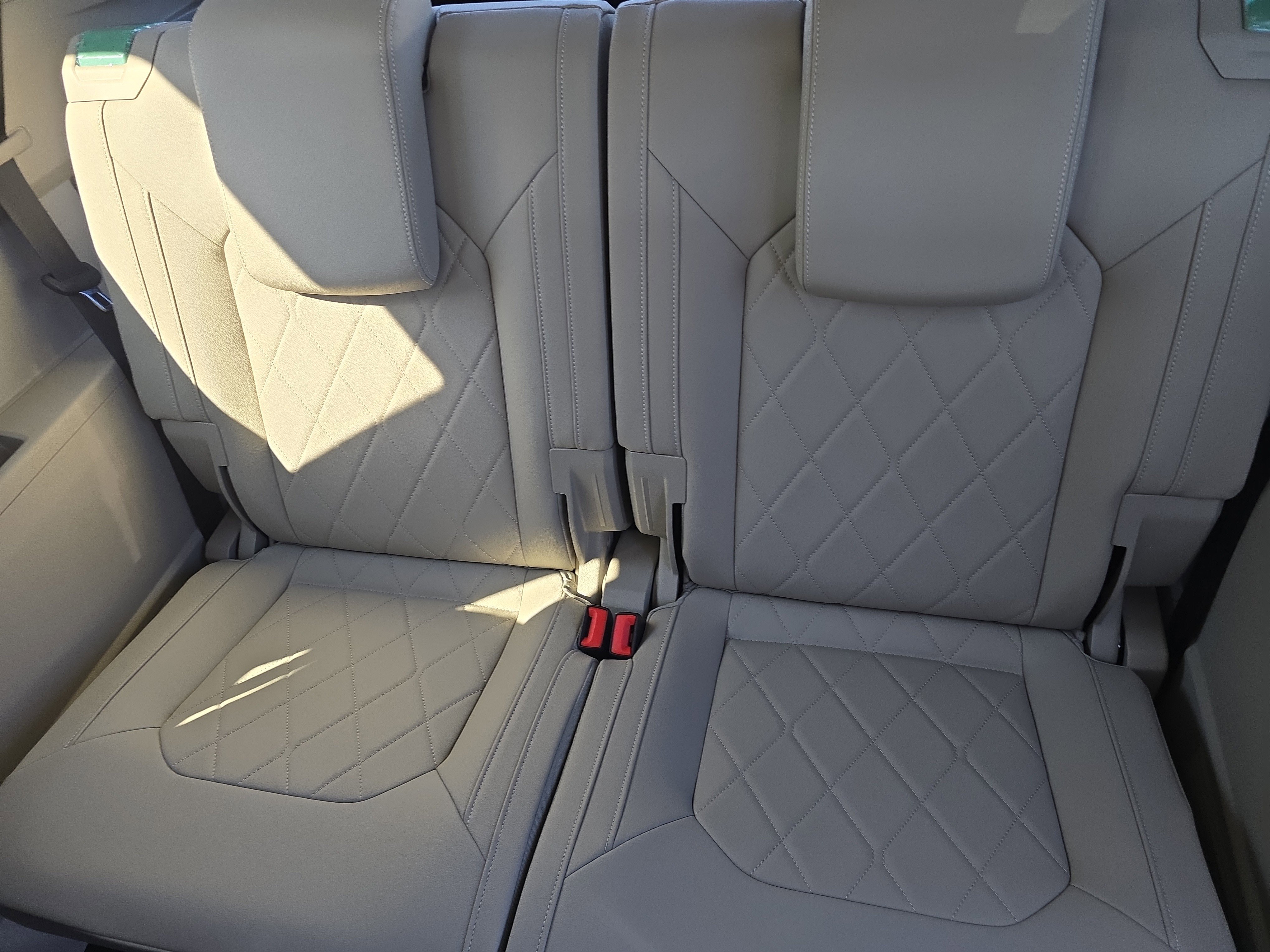 New 2026 Volkswagen Atlas SEL Premium R-Line image 16