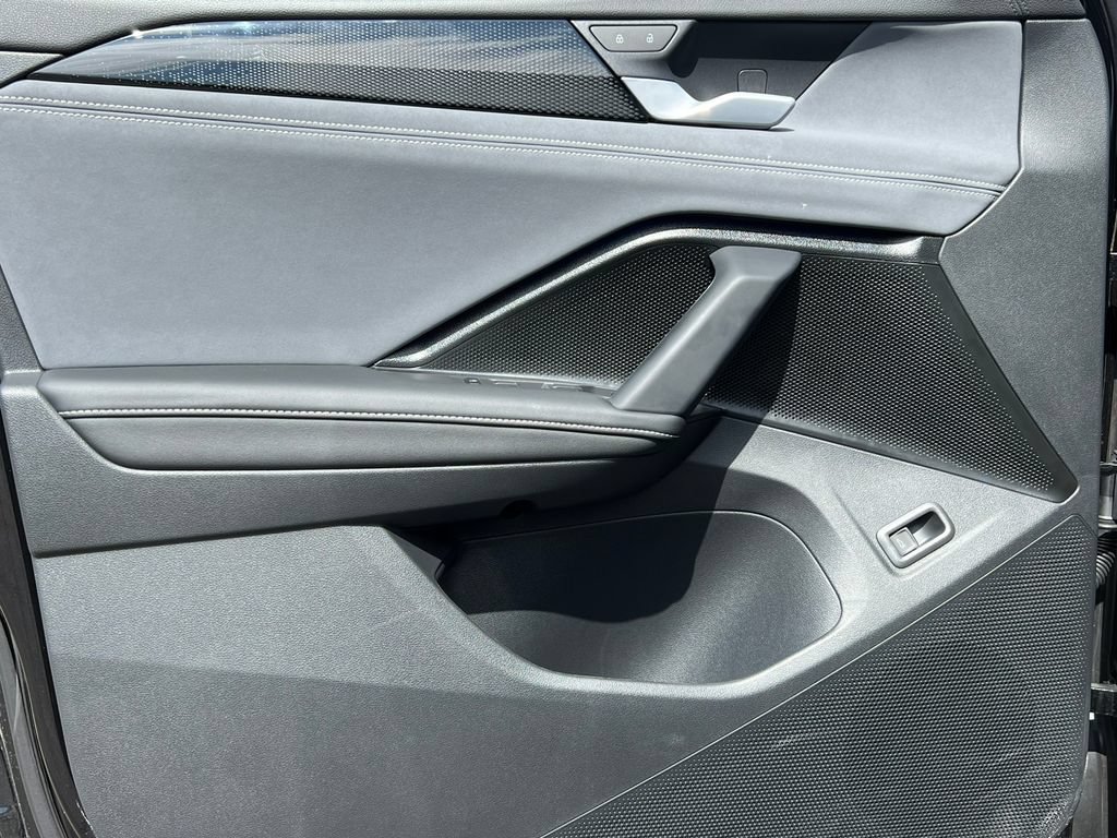 New 2025 Volkswagen Tiguan SE AWD/4WD image 11
