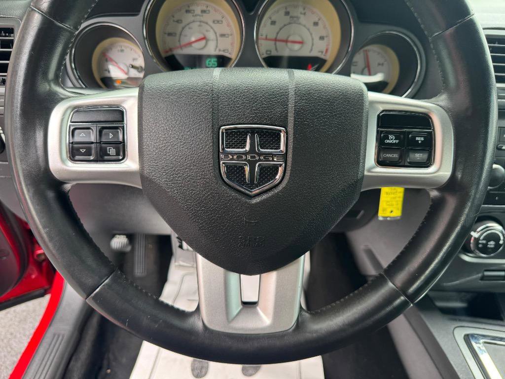 Used 2011 Dodge Challenger RWD image 10