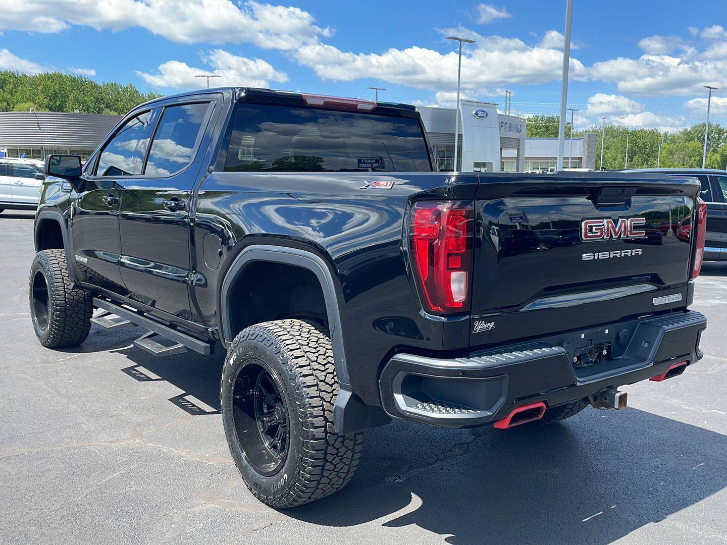 Used 2020 GMC Sierra 1500 Elevation w/ Elevation Value Package AWD/4WD image 3