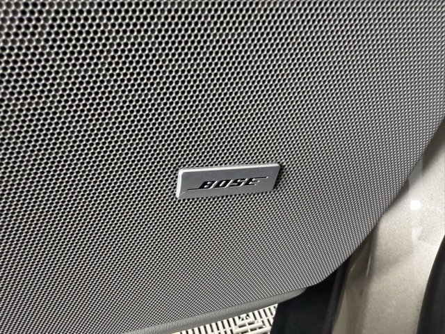 Used 2022 Cadillac XT5 Premium Luxury w/ LPO, Floor Liner Package image 9