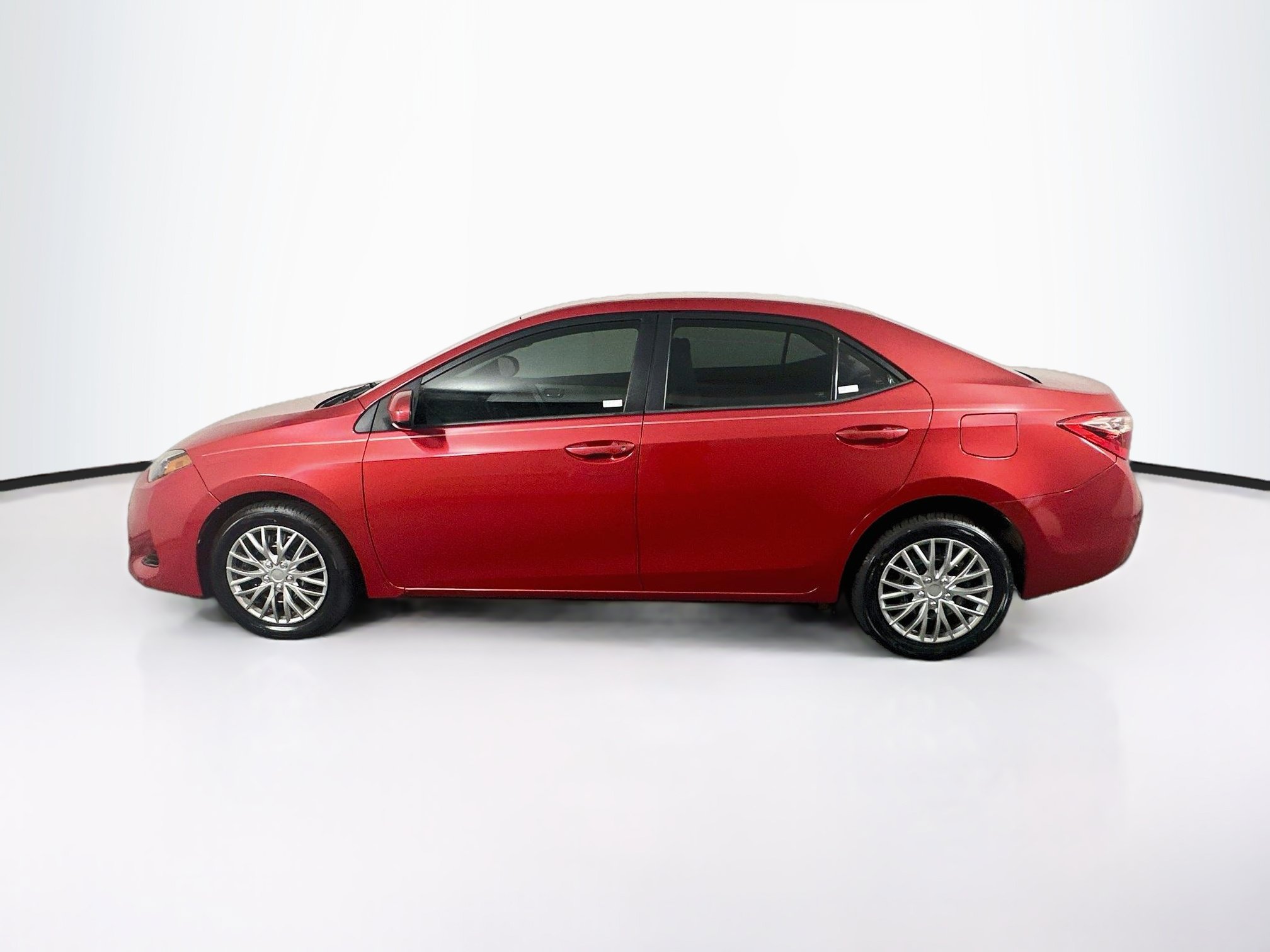 Used 2018 Toyota Corolla LE FWD image 4