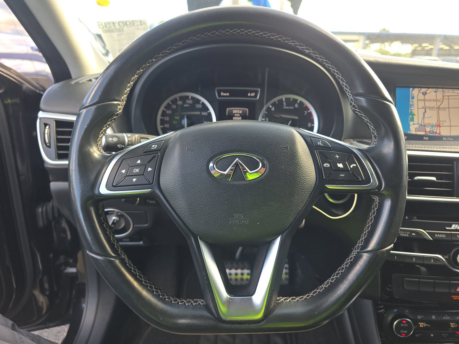 Used 2017 INFINITI QX30 Sport FWD image 11