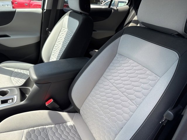 Used 2021 Chevrolet Equinox LS w/ LS Convenience Package image 11