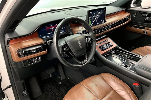 Used 2023 Lincoln Aviator Reserve w/ Elements Package Plus image 12