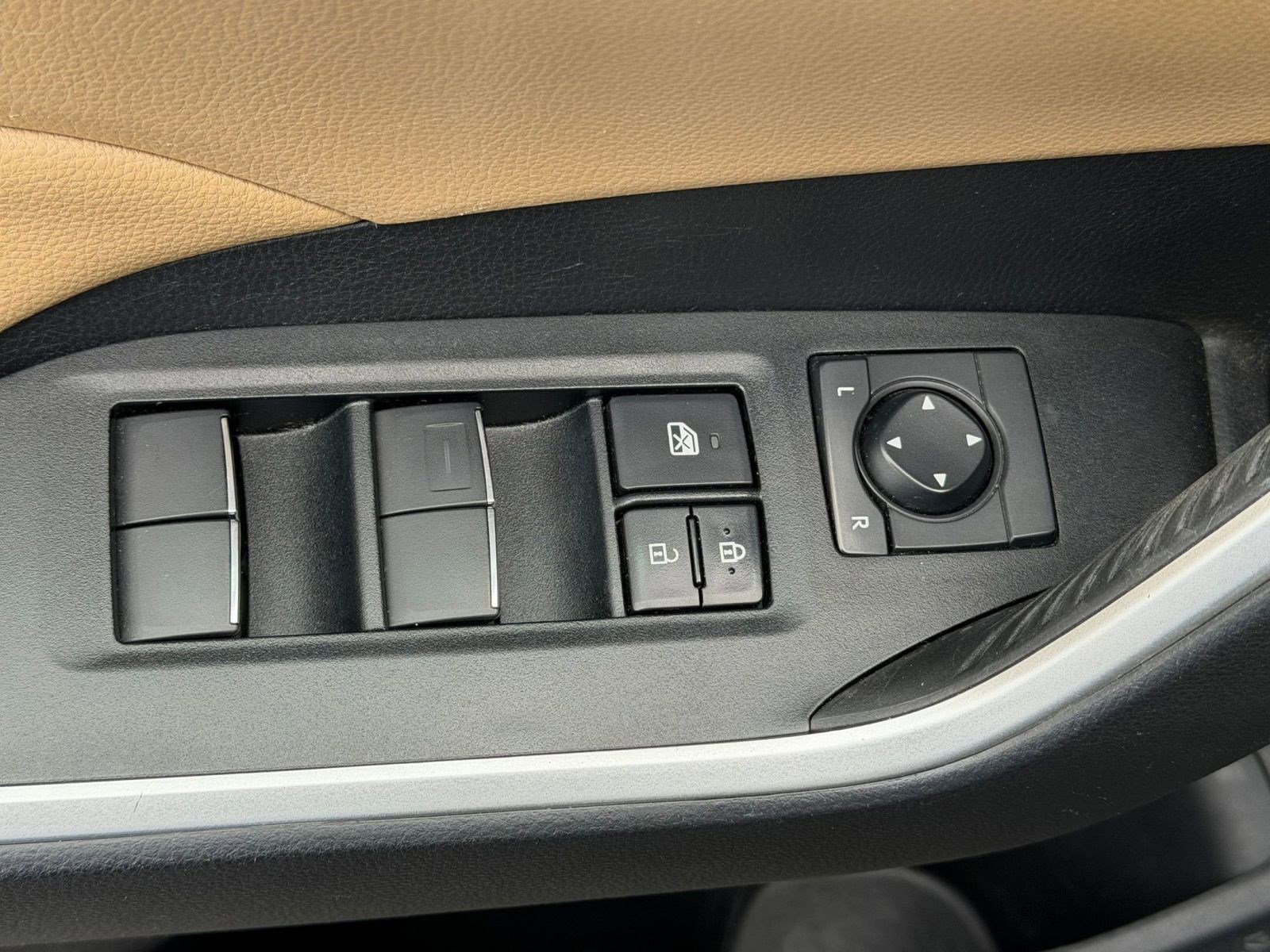Used 2020 Toyota RAV4 XLE Premium AWD/4WD image 21