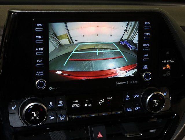 Used 2020 Toyota Highlander XLE image 20