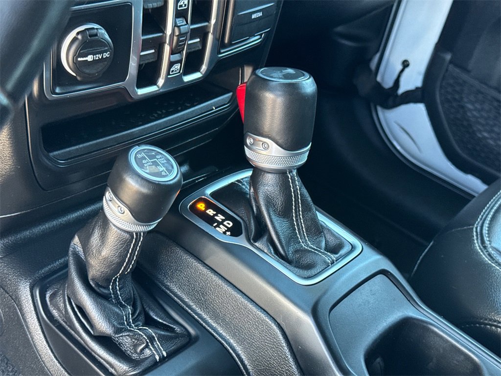 Certified 2022 Jeep Wrangler Unlimited Sahara w/ Cold Weather Group image 27