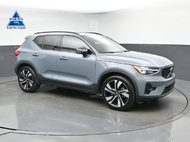 Used 2023 Volvo XC40 B5 Ultimate w/ Protection Package Premier