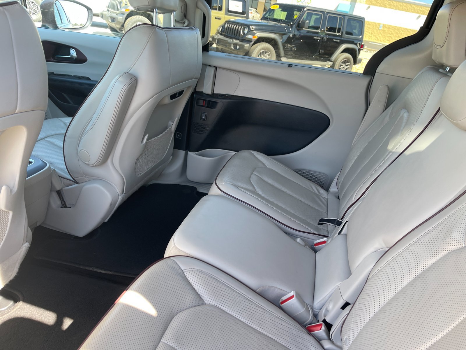 Used 2020 Chrysler Pacifica Limited FWD image 13