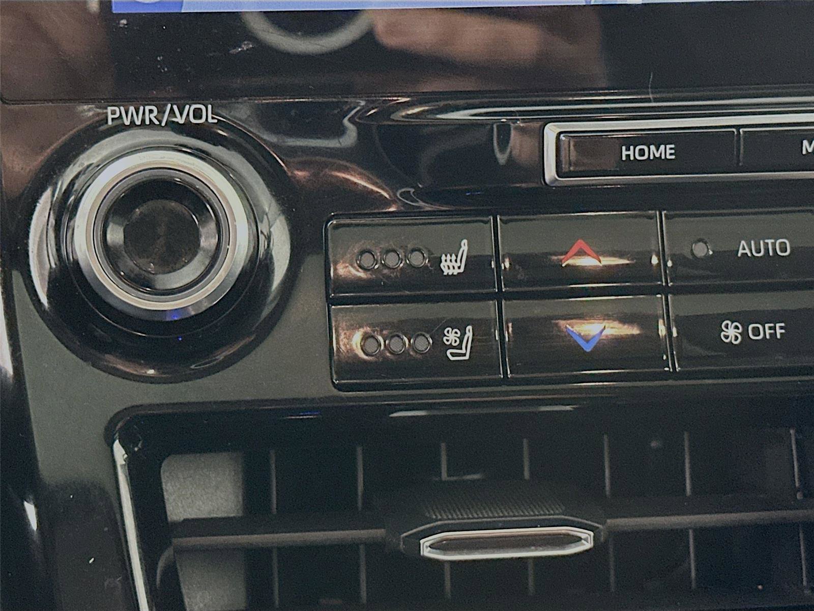 Certified 2021 Toyota Highlander Limited image 22