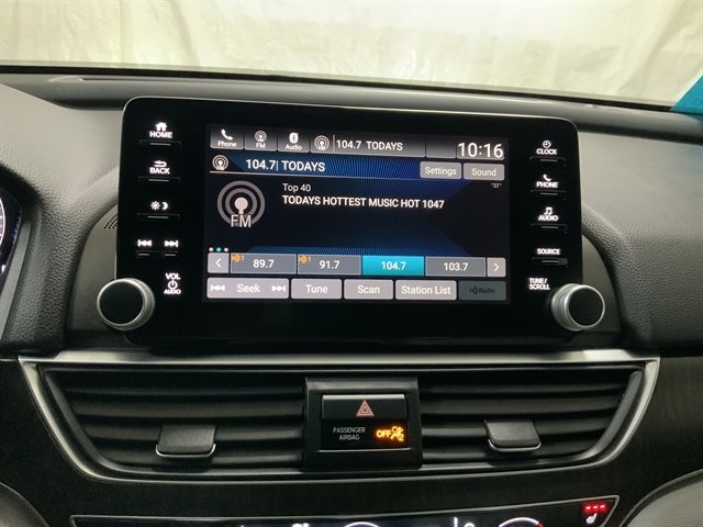 Used 2018 Honda Accord EX image 29