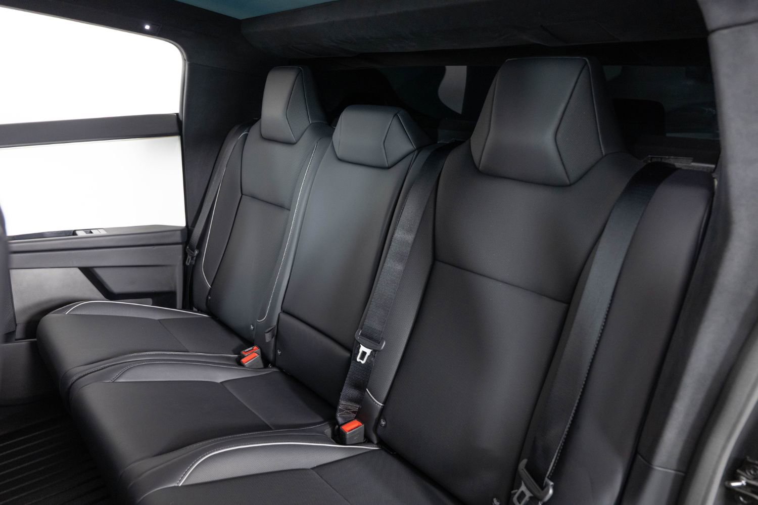 Used 2024 Tesla Cybertruck AWD Crew Cab image 17